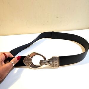 Chico's Black Genuine Leather Silvertone Hook Closure bluckle size SM